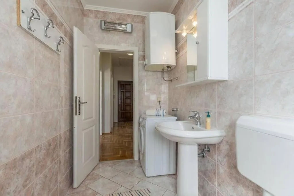 Apartment Beni With Balcony In Medulin