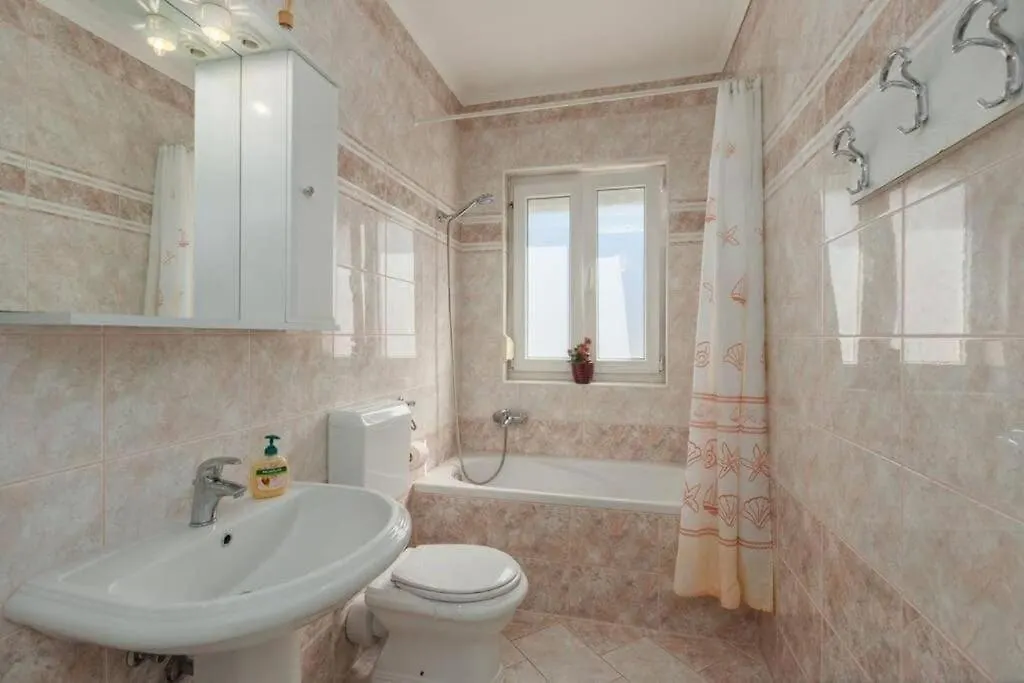 Apartment Beni With Balcony In Medulin