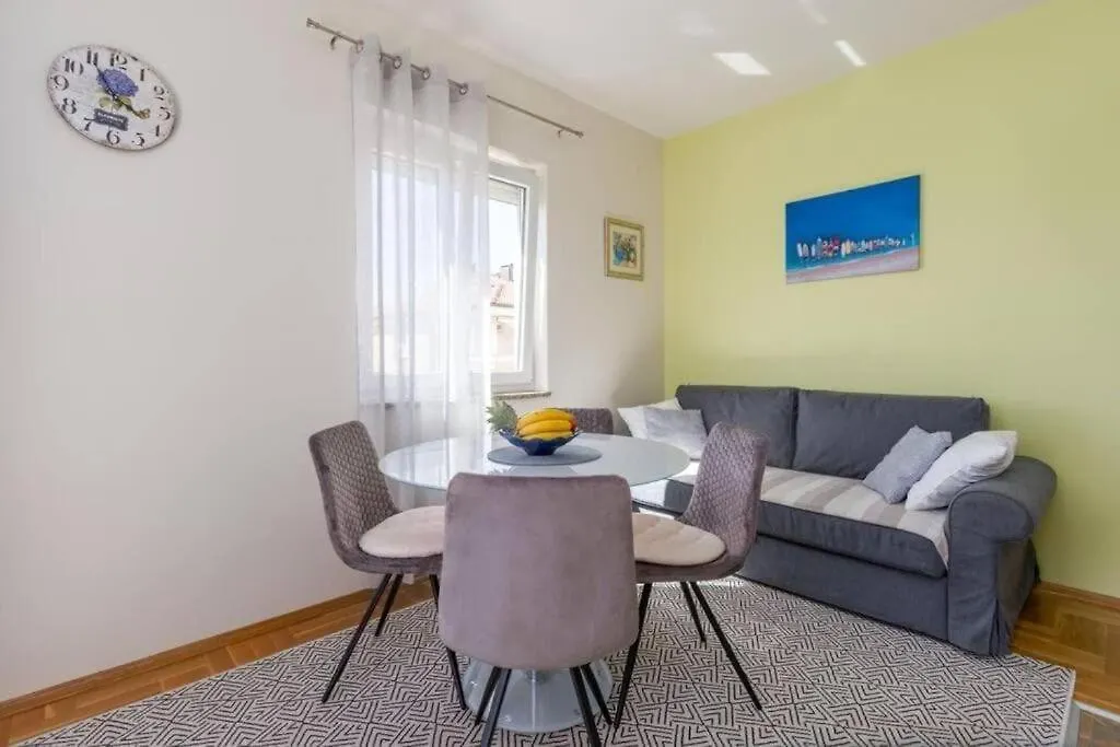 Apartment Beni With Balcony In Medulin